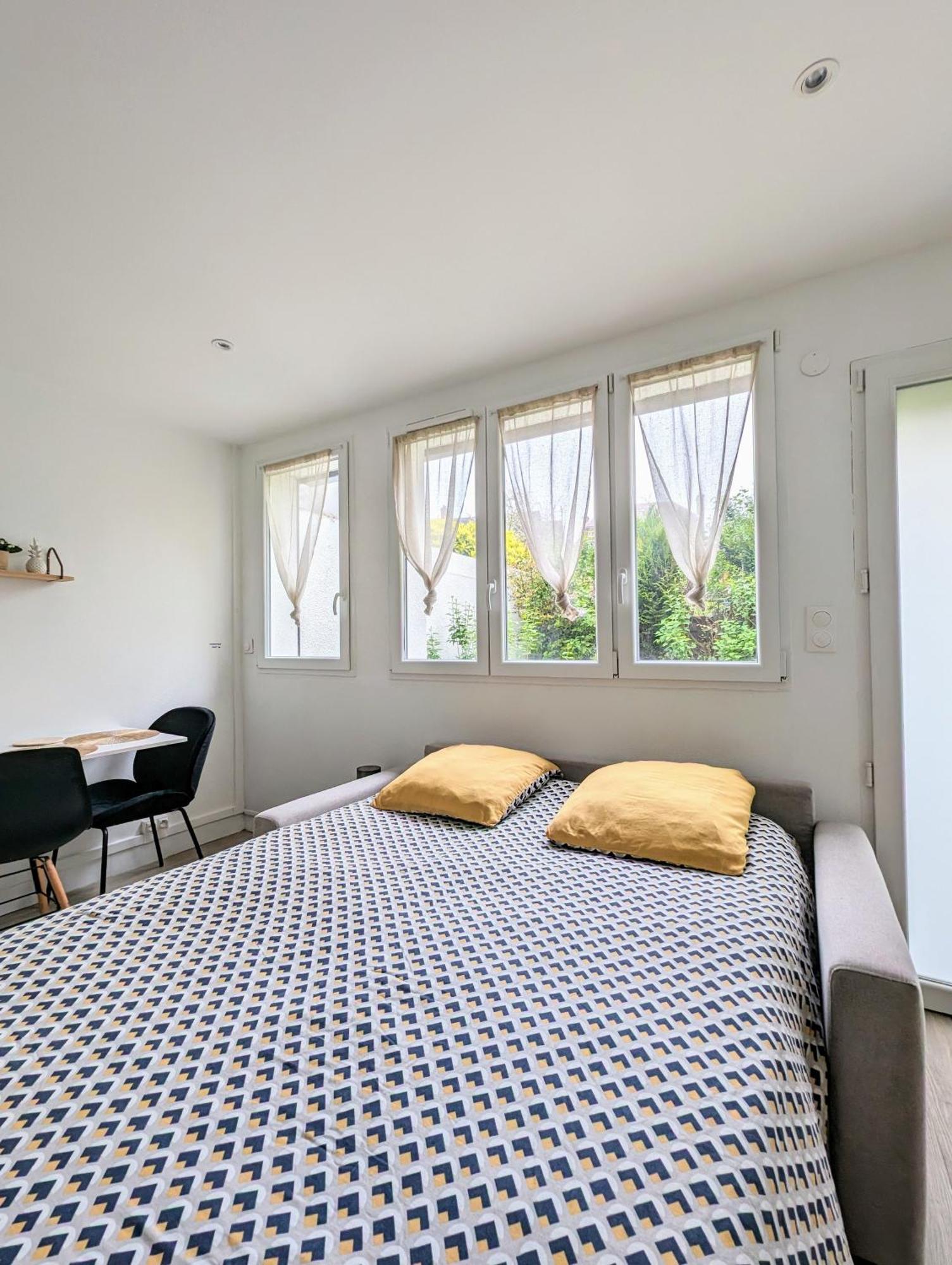 Stockholm- Studio Serenite Avec Jardin Charleville-Mezieres Ngoại thất bức ảnh