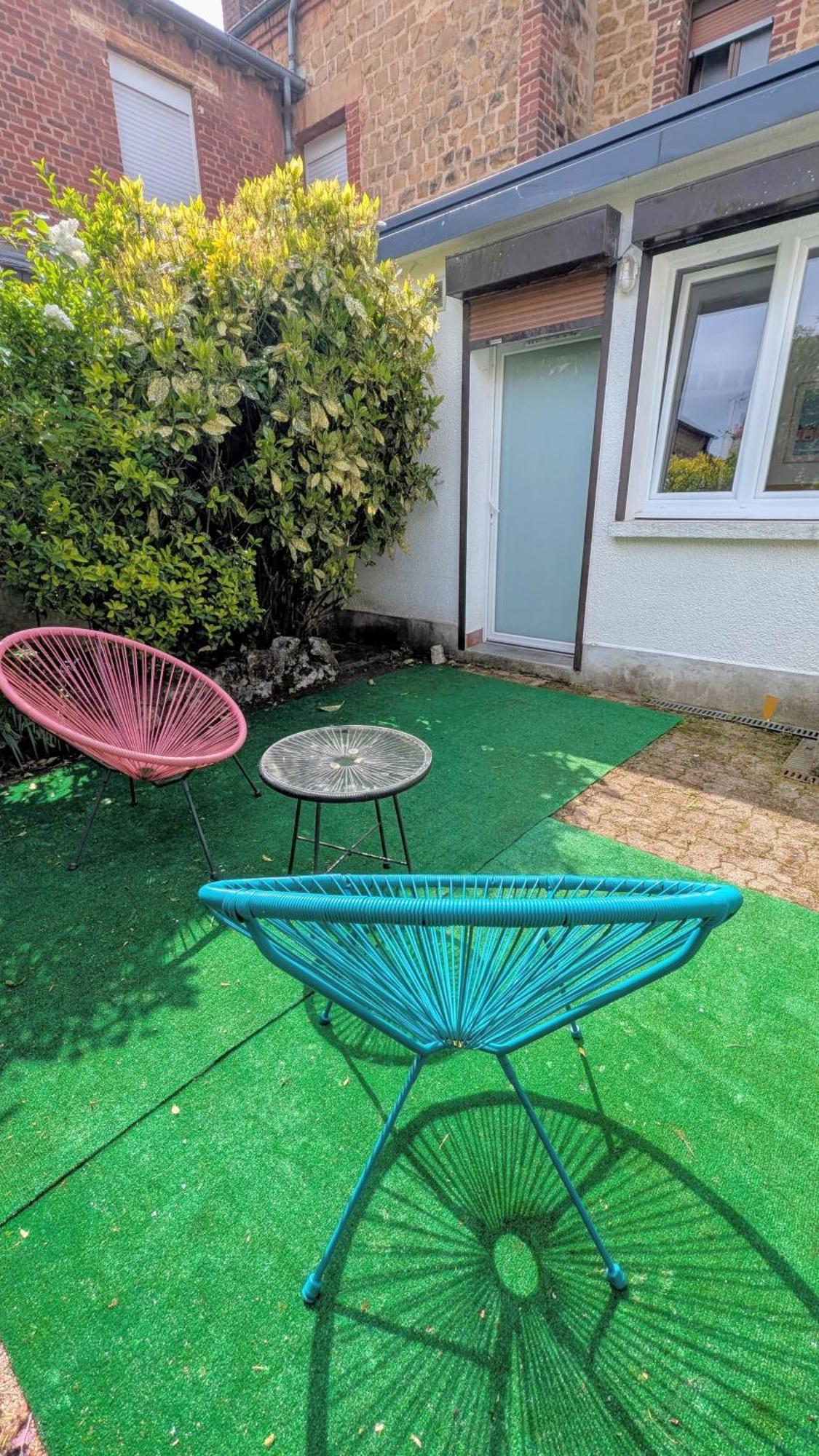 Stockholm- Studio Serenite Avec Jardin Charleville-Mezieres Ngoại thất bức ảnh